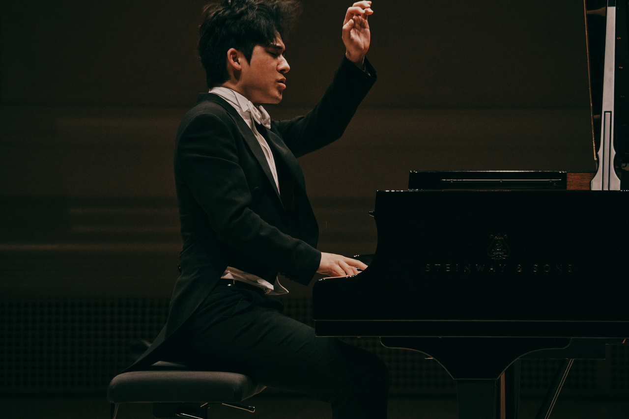 ‘최초’, ‘유일무이’ 임윤찬, 英 오피셜 클래식 차트 ‘초대 1위’