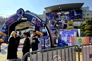 [르포] 응원봉 든 유저들이 '에란겔' 만들었다…배그 9주년 페스티벌