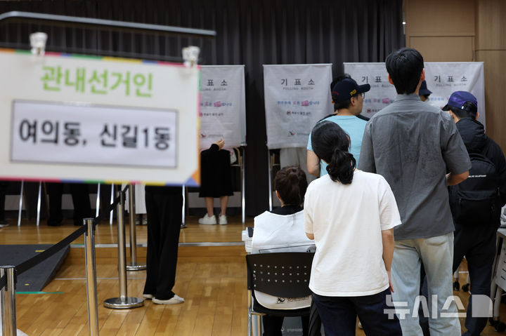 역대 최고 사전 투표율…삼성전자, 마이크론 제치고 車메모리 첫 ‘세계...