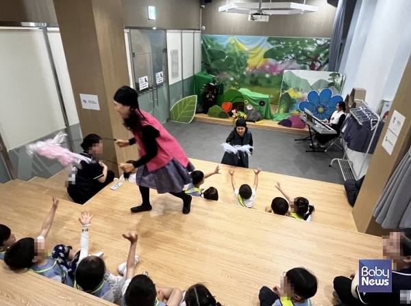 [문화 트렌드] "재잘재잘 웃으며 배우는 용산 역사"… 유아들 사로잡은...